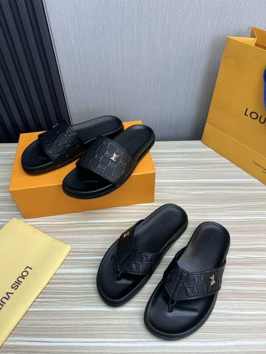 Picture of Louis Vuitton Slippers _SKULVsz38-46mnf03681366